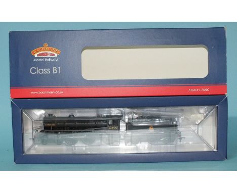 Bachmann OO gauge, 31-714 Class B1 4-6-0 BR black locomotive RN61250 "A Harold Bibby", (boxed).