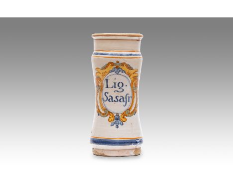 18th century | height: 28 cm | region: Catalonia | country: Spain | condition: restored | provenance: private pharmacy museum