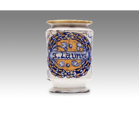 20th century | height: 24 cm | region: Deruta | country: Italy | condition: good | provenance: private pharmacy museum | Alba