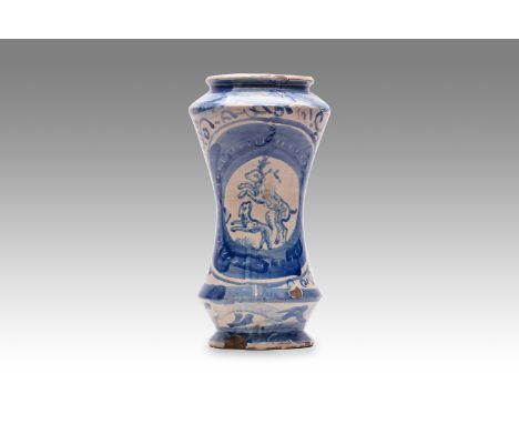 19th century | height: 25 cm | region: Caltagirone (Sicily) | country: Italy | condition: dent on bottom edge | provenance: p