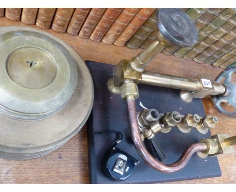 A VINTAGE STEAM PRESSURE TESTER WITH WEIGHTS BY MURRAY (SCIENTIFIC INSTRUMENTS) LTD., LIVERPOOL. No3C1 13147.