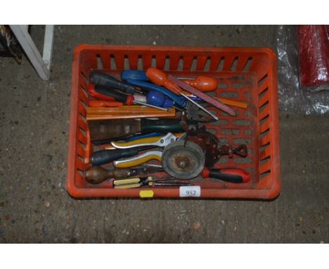 A tray of assorted hand tools and screwdrivers etc. 