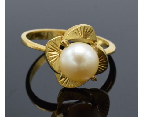 18ct gold ladies ring set with cultured pearl, 3.3 grams, size Q.  No hallmarks but tests as 18ct gold or better.