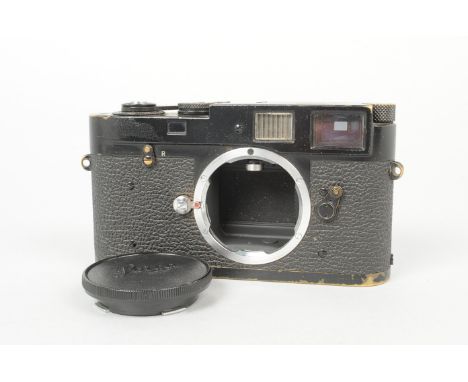 A Black Leitz Wetzlar Leica M2 Body, serial no. 949 075, rare black example from 1958 (serial no. allocation 948 601 to 949 1