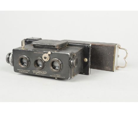 A Voigtländer Stereflektoscop Plate Camera, 3-lens reflex stereo camera, 4.5 x 10.7cm, pre-1923 model, with two Voigtländer H