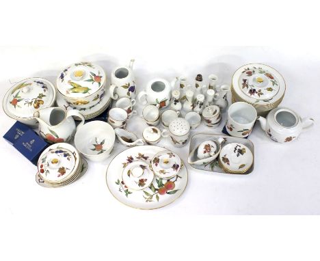 An extensive collection of Royal Worcester Evesham pattern ceramics. To include lidded tureens, dinner plates, water jug, ser