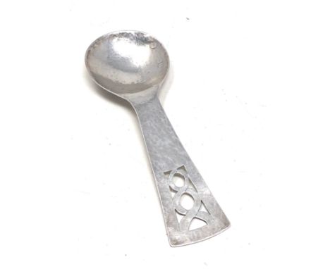 1934 Arts & crafts silver tea caddy spoon London silver hallmarks measures approx 12.2cm long Weight is approx 18.7 grams