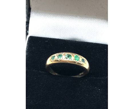 9ct gold vintage emerald gypsy setting ring (2.6g)