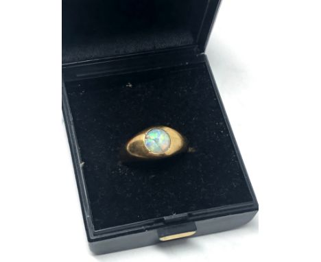 9ct gold opal ring opal cracked a/f weight 4.2g