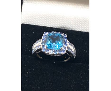 9ct white gold topaz &amp; tanzanite ring (3.5g)