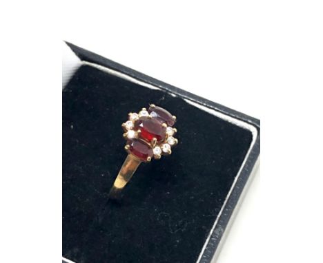 9ct gold vintage garnet &amp; clear gemstone cluster ring (1.7g)