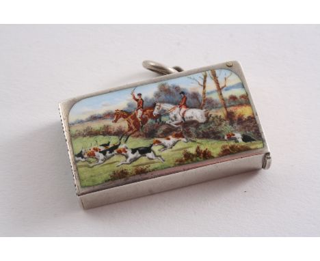 AN EDWARDIAN VESTA CASE of plain oblong form with a flip cover & suspensory ring, the front enamelled in polychrome with fox 