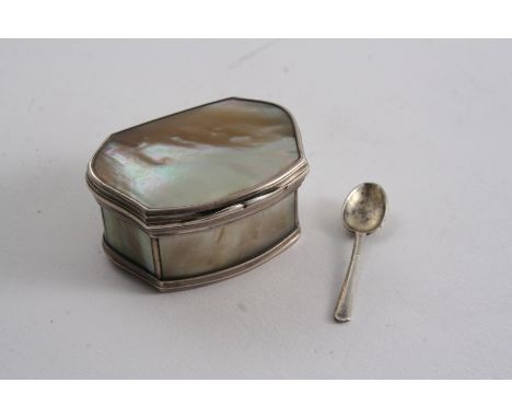 A MID 18TH CENTURY MOTHER OF PEARL MOUNTED SMALL SNUFF BOX of cartouche outline with a hinged cover & internal hinged cover, 