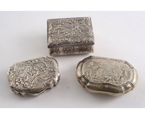 AN 18TH CENTURY FRENCH CARTOUCHE-SHAPED SNUFF BOX with figures, shells & scrollwork on the cover & base, maker's mark "JDB", 