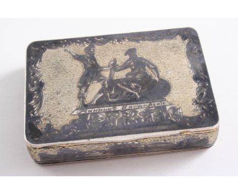 AN EARLY 19TH CENTURY RUSSIAN PARCELGILT AND NEILLO WORK SNUFF BOX plain oblong with rounded corners and a figural monument o