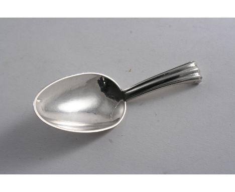 BY R.E.STONE: A handmade Scottish contemporary caddy spoon with a plain rattail & fluted handle, Edinburgh 1971 (with Stone's