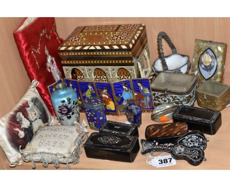 A GROUP OF MOSTLY VINTAGE TRINKET BOXES to include a miniature Japanese Enamel Cloisonné enamel screen depicting women in kim