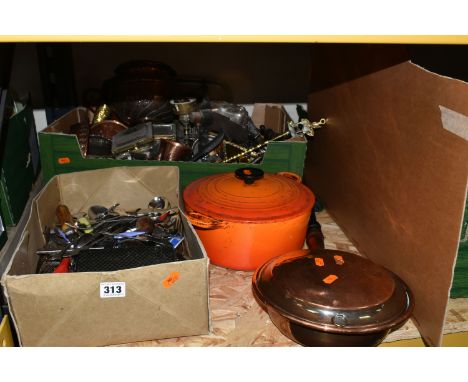 TWO BOXES AND LOOSE MEATALWARE AND A LE CREUSET CASSEROLE DISH, to include an orange Le Creuset covered casserole pot number 
