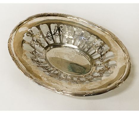 H/M SILVER PIERCED DISH - 9 OZS APPROX