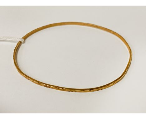 18CT GOLD BANGLE 5.3 GRAMS APPROX