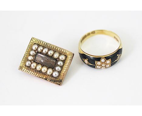 A Victorian mourning ring, Chester 1895, the 15ct gold ring with black enamelled detail and split seed pearl flower, locket b