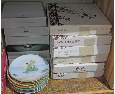 A quantity of collectors plates comprising six Shakespearean Lovers, six Royal Copenhagen and eight Hutschenreuther Water Bab