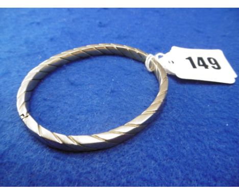 9ct GOLD THREE TONE LADIES BANGLE, 11 GRAMS, 16-18CMS