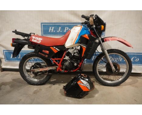 Cajiva Elefant 2, 125cc. Italian import with NOVA. Engine turns over with good compression 