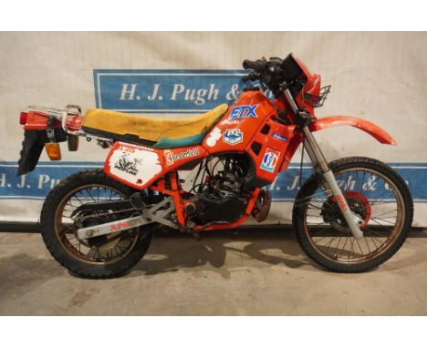 Aprillia ETX 125 motorcycle. Italian import with NOVA and Rotax 125 engine. Turns over with good compression but missing carb