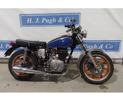 Yamaha XS250 motorcycle. 1979. Runs and rides but need new battery. Frame No. *4G6-000198*. Engine No. 145 103579. No docs 