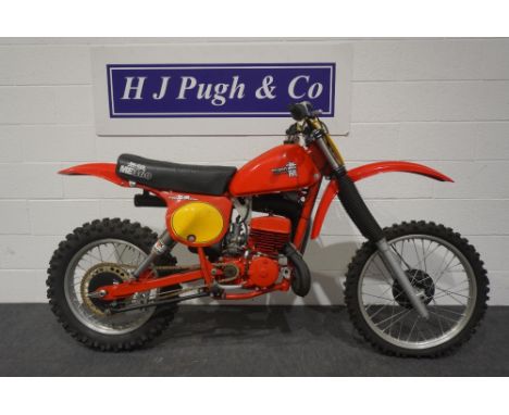 Honda CR360R Mugen motorcross bike. Good compression. Well restored. Frame No. MC250R-2107874. Engine No. CR250RE2106367. No 
