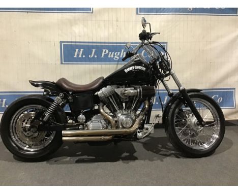 Harley Davidson Bobber motorcycle. 2000. 1450cc. Runs and rides. MOT until 3/6/22. Light damage recorded. Reg. X274 DYA. V5 a