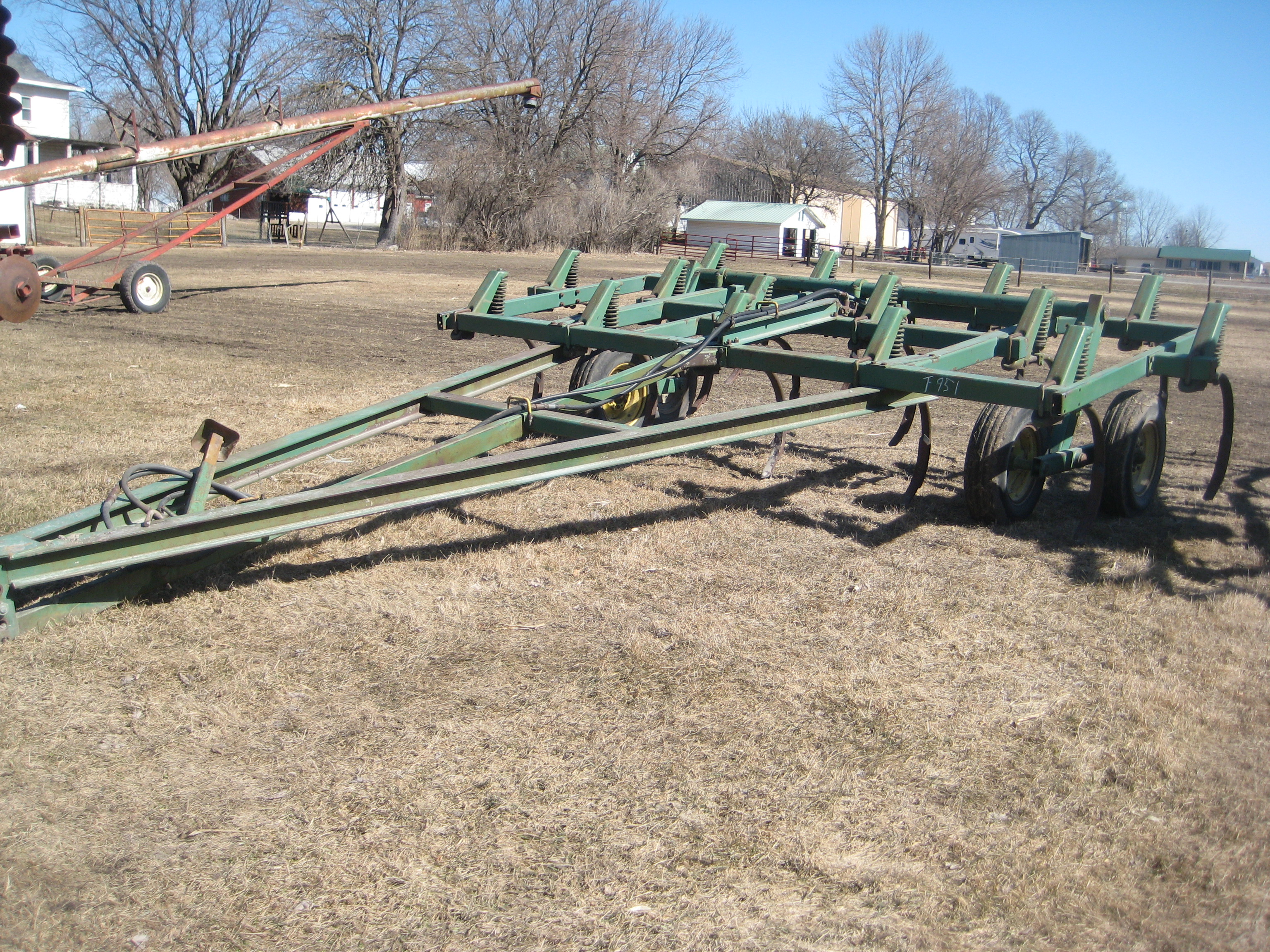 JOHN DEERE 16’ CHISEL PLOW