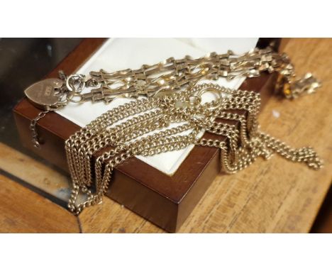 9ct Gold Padlock Gate Bracelet + a Scrap 9ct Gold Necklace - combined weight 10.3g