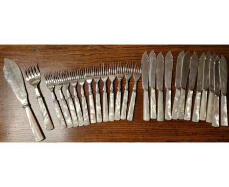 Silver Hallmarked &amp; Mother of Pearl Garrard &amp; Co of Sheffield Cutlery Dessert Knives &amp; Forks Service - 1.408kg