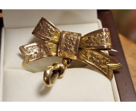 9ct Gold Bow Tie Pin Brooch Nurse's Fob - 4.5g