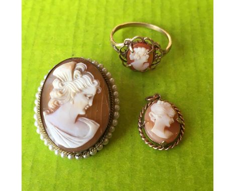 9CT GOLD CAMEO RING SIZE O AND UNMARKED CAMEO BROOCH AND 9CT GOLD MINIATURE CAMEO PENDANT