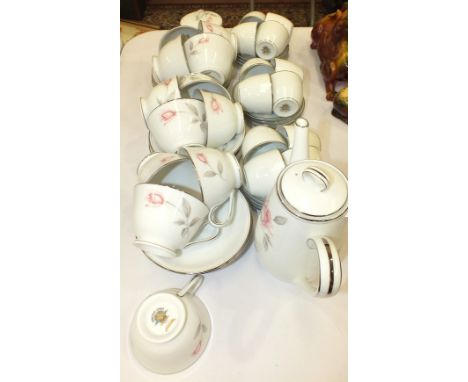 An extensive Noritake 'Rose Marie' pattern tea, coffee and dinner service, approximately 120 pieces.