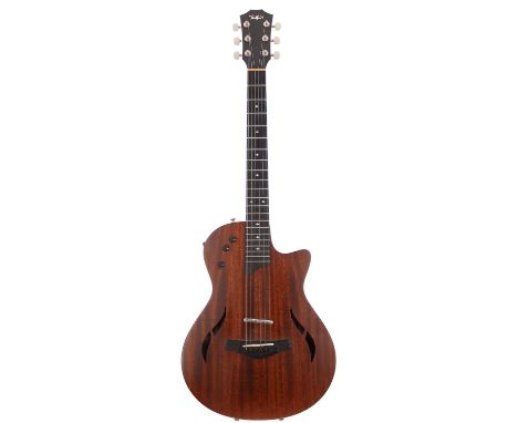 2015 Taylor T5Z Classic semi-hollow body electric guitar, made in USA; Body: mahogany, a few light scratches; Neck: mahogany;