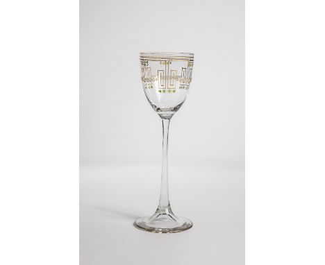 Weinglas Theresienthaler Krystallglasfabrik, um 1905 Farbloses Glas, mit Gold und buntem Opakemail. Dreifach rapportierender 