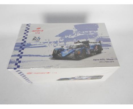 Spark - 1 x die-cast model racing car with a scale of 1:18  - lot includes a white and blue coloured Alpine A470 - Gibson 24H