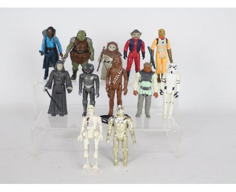 Star Wars - A troop of 12 vintage figures from the original trilogy. Figures are from all 3 movies &amp; have light playwear 