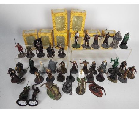 Eaglemoss - Lord Of The Rings - A group of 40 x unboxed figures including Elven Blacksmith, Aragorn and Son, Haradrim Archer 