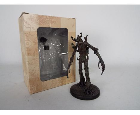 Eaglemoss - Lord Of The Rings - A rare boxed LOTR Treebeard chess piece # 9207/AAF, it appears in Mint condition in a Very Go