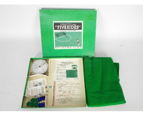 Subbuteo - A vintage boxed 1960s Subbuteo Fivesides Deluxe set with early style flat celluloid players. The set appears compl