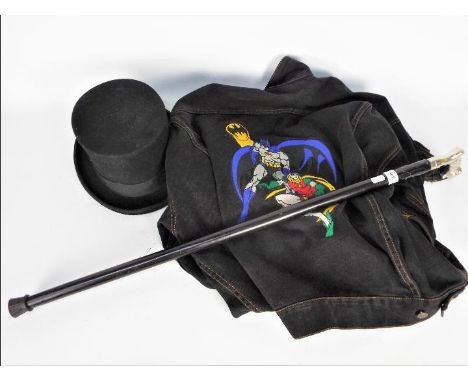 DC Comics - Major Wear - A vintage black denim jacket (XL) with embroidered Batman logo on the front and Batman and Robin fig