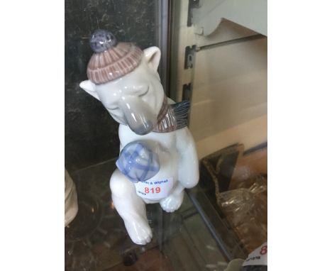 Lladro bear with hat and scarf 