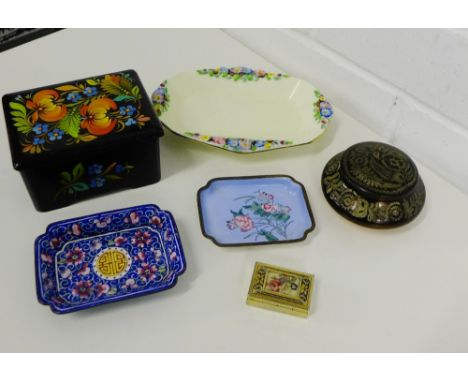 A mixed lot to include trinket boxes, two small enamel trays and an Art Deco pin dish, (6)