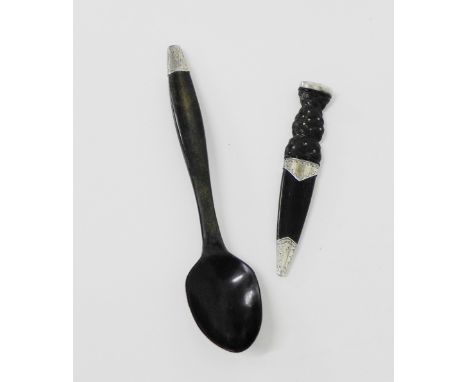 White metal mounted miniature dummy Skean Dhu together with a horn spoon with white metal engraved mount, 11.5cm long, (2) 