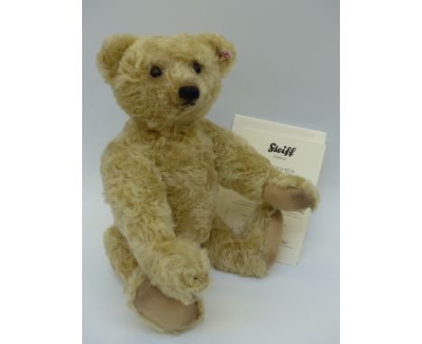 Steiff Teddy Bear Grand Old Bear with old gold mohair, 50cm, limited edition 339/1000 with certificate of authenticity 